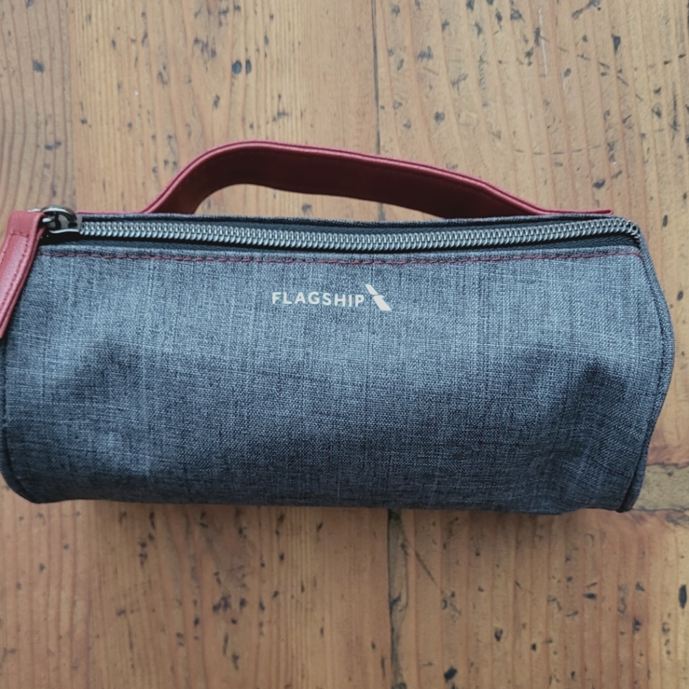 NWT Thirteen Lune Travel Kit